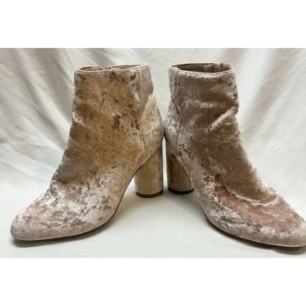 JustFab Pink Crushed Velvet Ankle Boots Size 8 Womens Block Heel